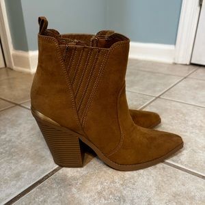NWOT Western Booties